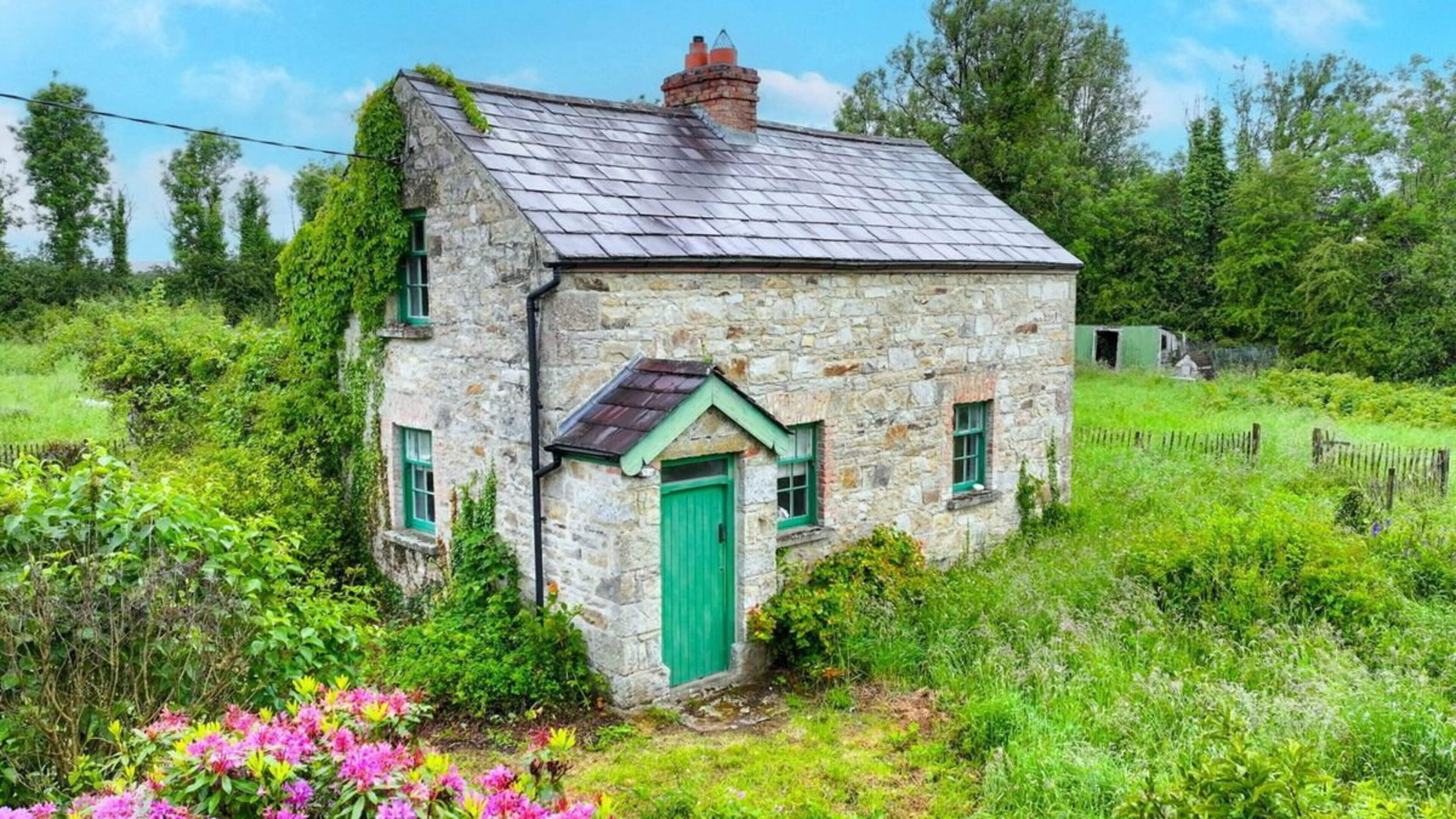 ‘Charming old world’ Leitrim cottage hits the market with price tag of €175,000